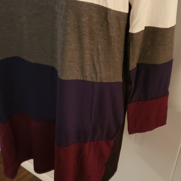 Color Block Tunic - Picture 4 of 4